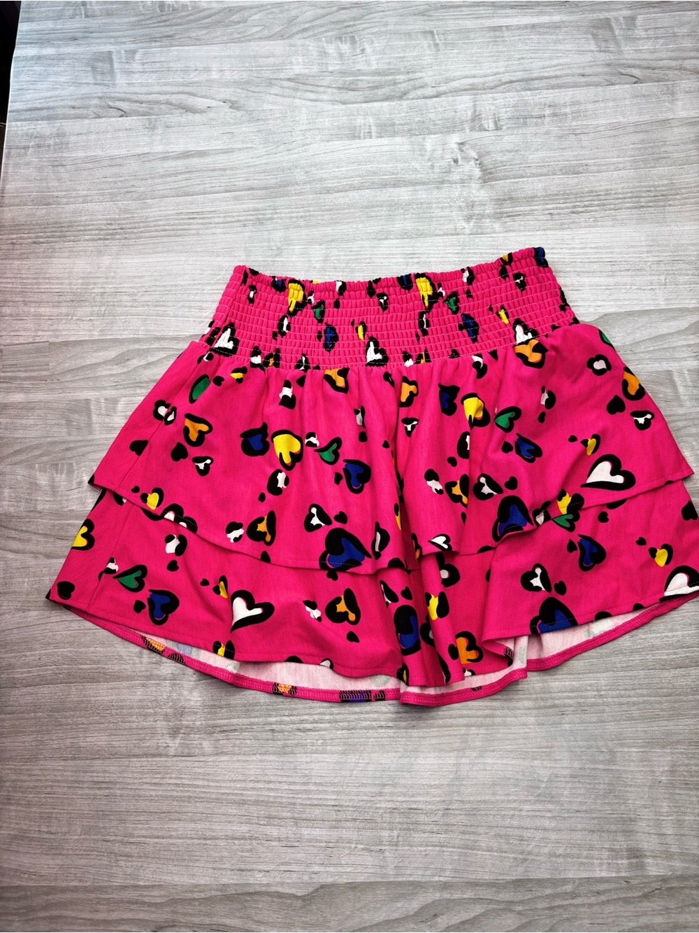 Caban crown & ivy Smocked Waist Pink Heart Print Tiered Skirt Size Large